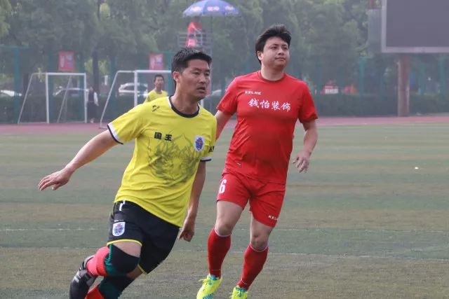 灰熊主帅：卡梅隆·布泽尔在场上做一切事情 他能带领球队赢球